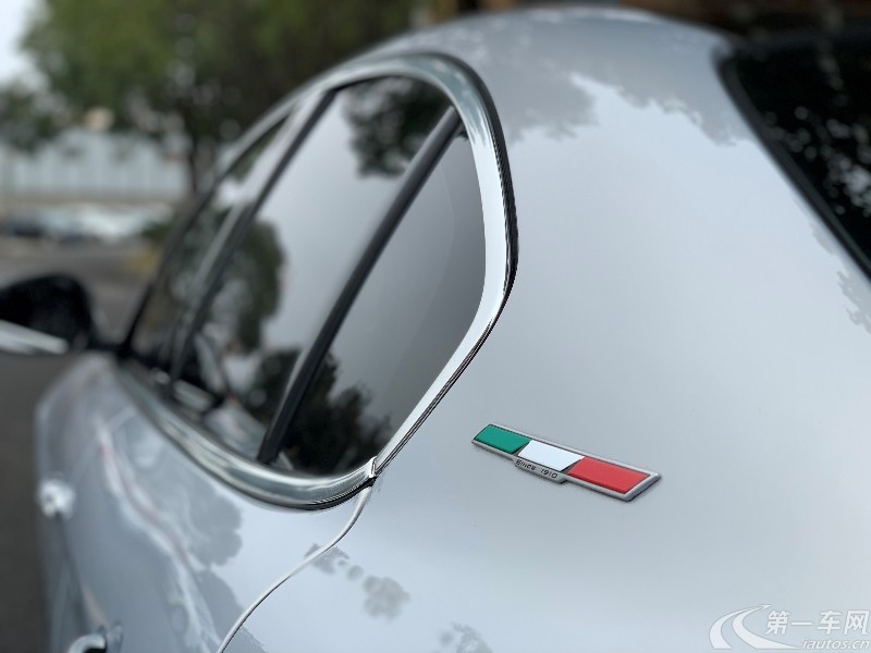阿尔法罗密欧Giulia [进口] 2020款 2.0T 自动 豪华版 