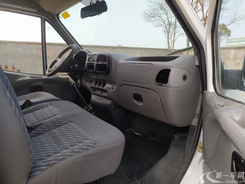 福特全顺 2015款 2.8T 手动 短轴中顶厢式运输车 (国Ⅳ) 
