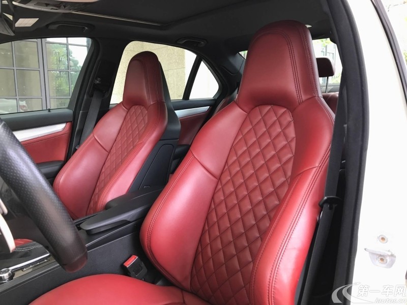 奔驰C63 [进口] 2012款 6.2L 自动 四门轿车高性能版 