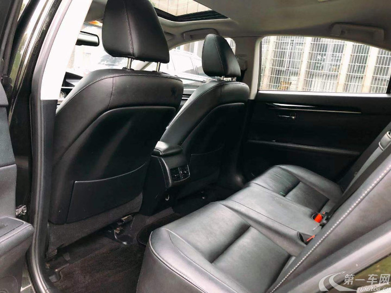 雷克萨斯ES 250 [进口] 2014款 2.5L 自动 舒适版 (欧Ⅳ) 