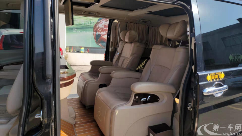 奔驰唯雅诺 2013款 3.0L 自动 7座 汽油 领航版 (国Ⅴ) 