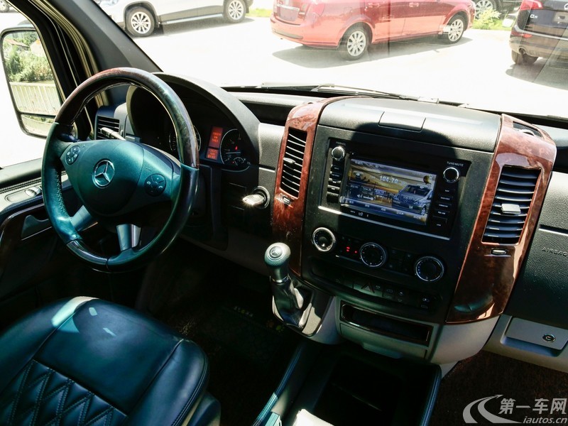 奔驰Sprinter [进口] 2015款 3.5L 自动 7座 欧规版平行进口 