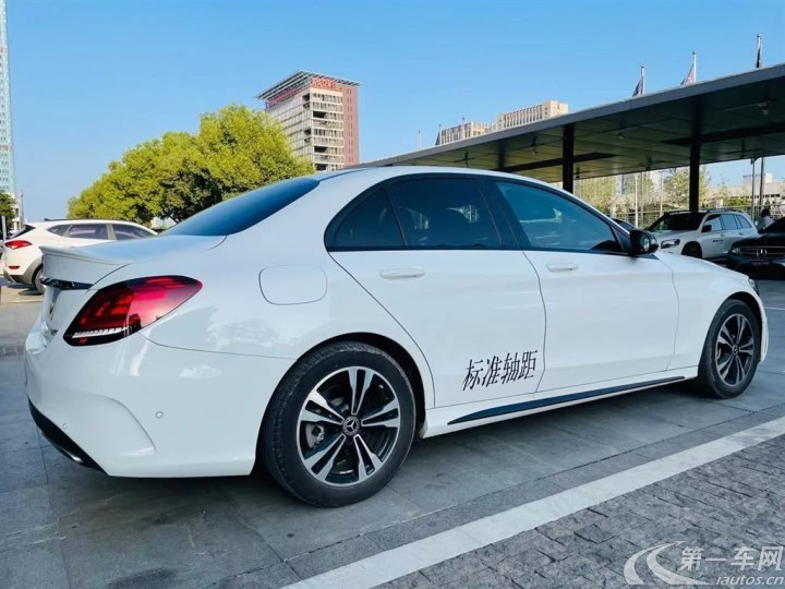 奔驰c级c2602020款15t自动运动版国Ⅵ