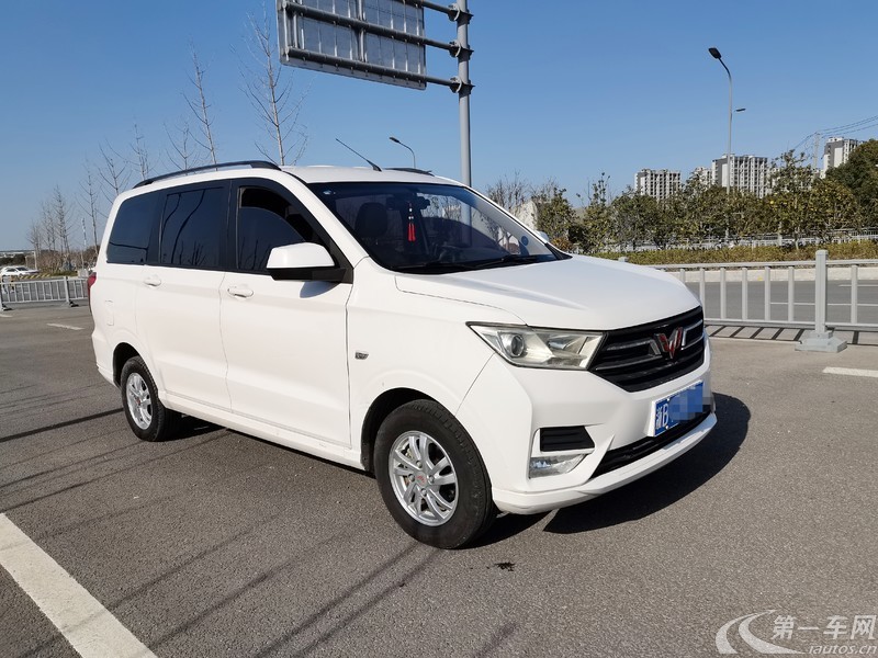 五菱宏光 S 2020款 1.2L 手动 5座 基本型 