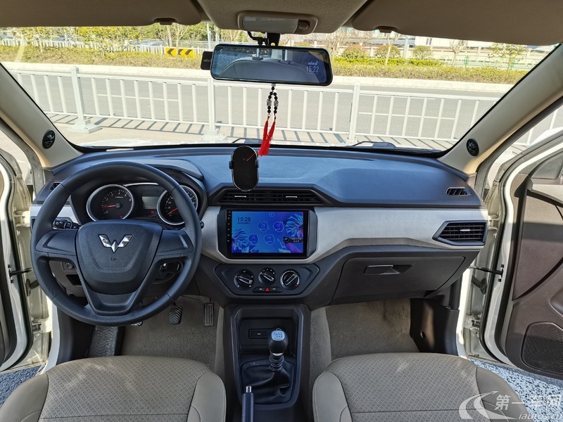 五菱宏光 S 2020款 1.2L 手动 5座 基本型 