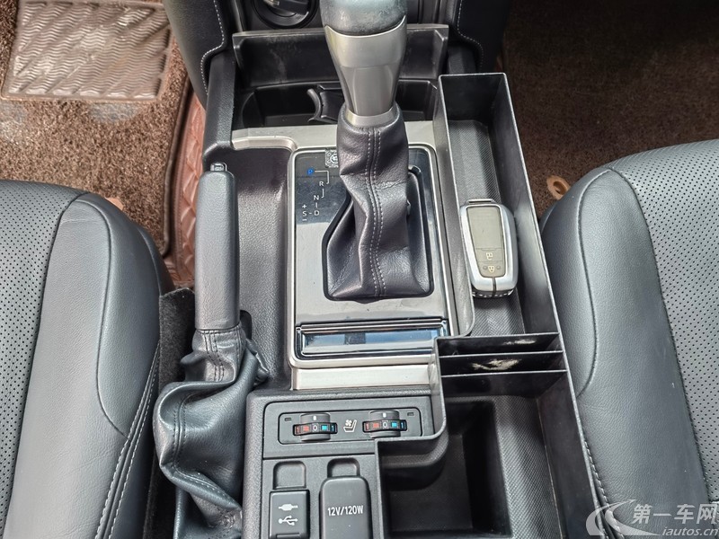 丰田普拉多 3000 [进口] 2019款 3.0T 自动 四驱 TX-L外挂中东版平行进口 (欧Ⅴ) 