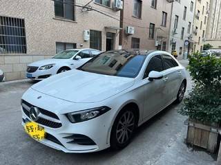 奔驰A级 A200L 1.3T 自动 运动轿车版 