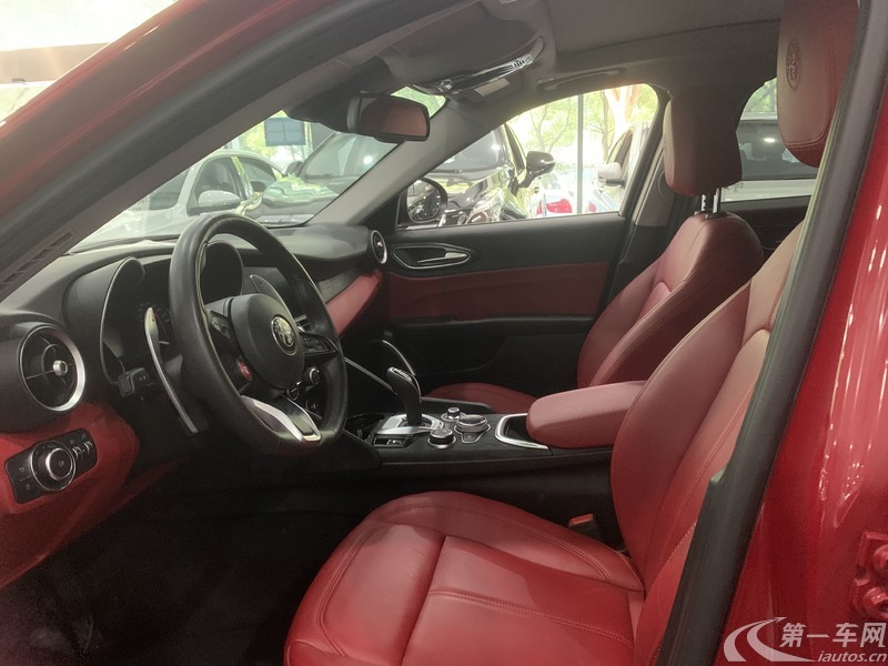 阿尔法罗密欧Giulia [进口] 2021款 2.0T 自动 280HP豪华运动版 