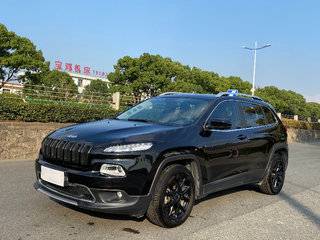 吉普自由光 2.0L 自动 优越版 