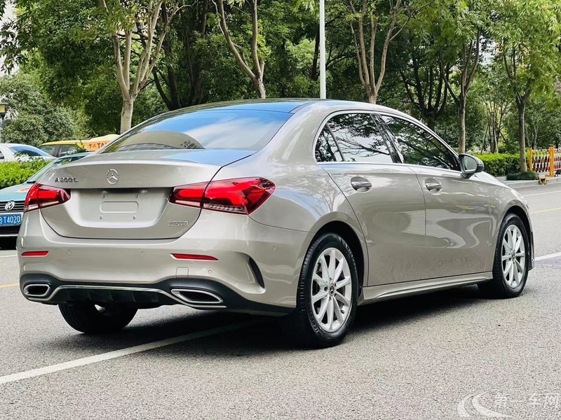 奔驰A级 A200L 2020款 1.3T 自动 运动轿车版 (国Ⅵ) 