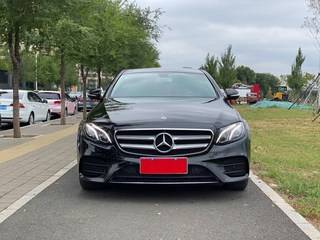 奔驰E级 E300L 2.0T 自动 运动豪华型 