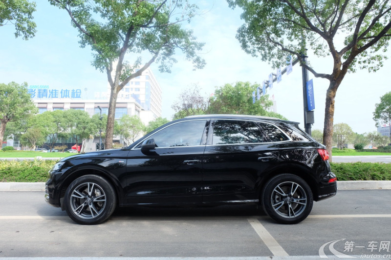 奥迪Q5L 45TFSI 2018款 2.0T 自动 尊享运动型 (国Ⅵ) 