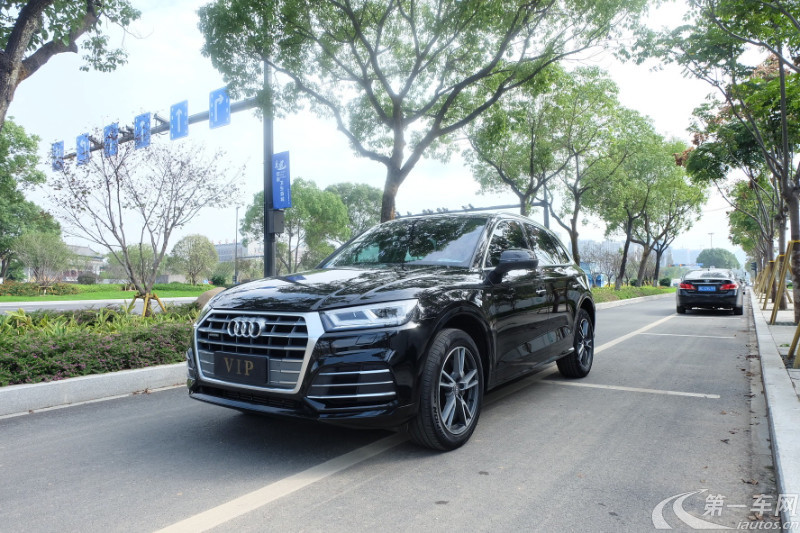 奥迪Q5L 45TFSI 2018款 2.0T 自动 尊享运动型 (国Ⅵ) 