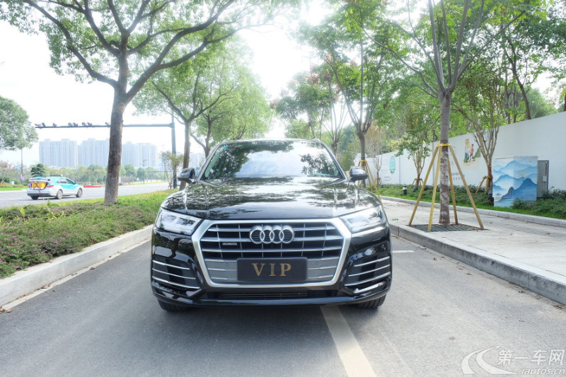 奥迪Q5L 45TFSI 2018款 2.0T 自动 尊享运动型 (国Ⅵ) 