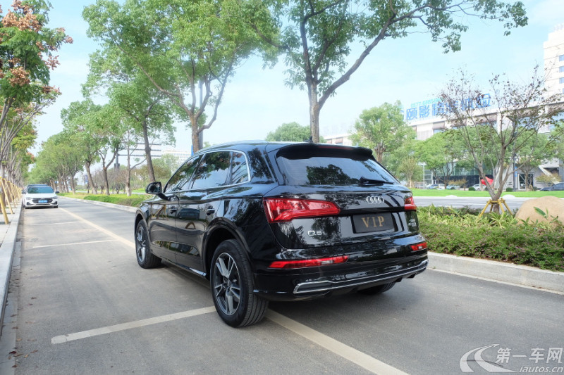 奥迪Q5L 45TFSI 2018款 2.0T 自动 尊享运动型 (国Ⅵ) 