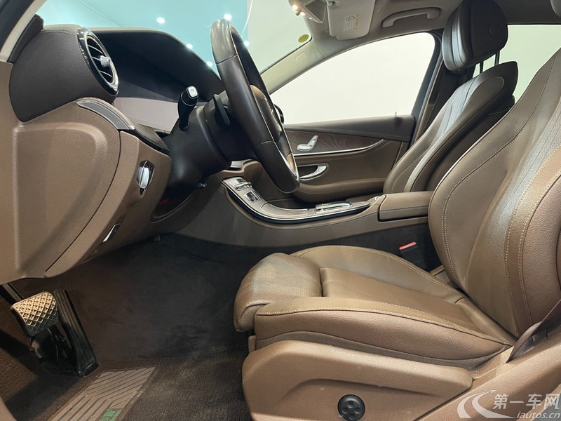 奔驰E级 E300L 2021款 2.0T 自动 汽油 尊贵型 (国Ⅵ) 