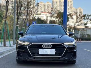 奥迪A7掀背 40TFSI 2.0T 自动 豪华型 