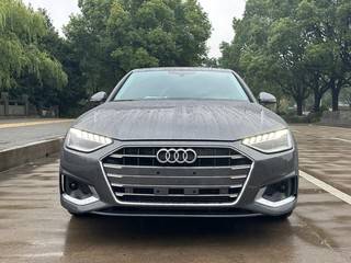 奥迪A4L 40TFSI 2.0T 自动 时尚致雅型 