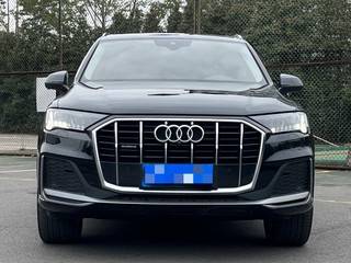 奥迪Q7 45 2.0T 自动 运动型quattro-S-line 