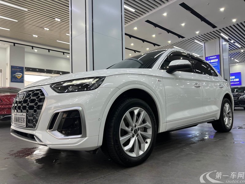 奥迪Q5L 40TFSI 2022款 2.0T 自动 豪华动感型 (国Ⅵ) 