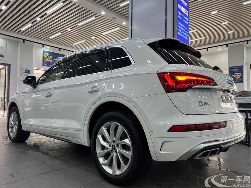 奥迪Q5L 40TFSI 2022款 2.0T 自动 豪华动感型 (国Ⅵ) 