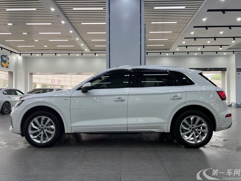 奥迪Q5L 40TFSI 2022款 2.0T 自动 豪华动感型 (国Ⅵ) 