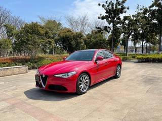 阿尔法罗密欧Giulia 2.0T 自动 豪华版 