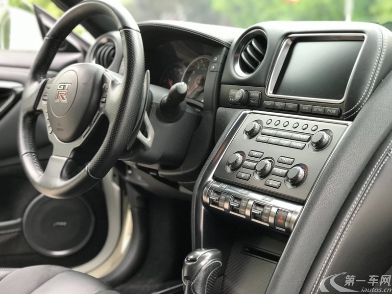 日产GT-R [进口] 2014款 3.8T 自动 动感酷黑内饰版 (欧Ⅳ) 