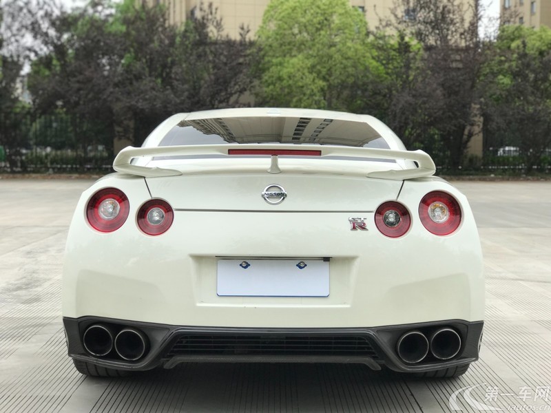 日产GT-R [进口] 2014款 3.8T 自动 动感酷黑内饰版 (欧Ⅳ) 