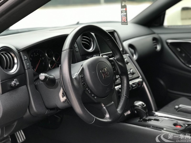 日产GT-R [进口] 2014款 3.8T 自动 动感酷黑内饰版 (欧Ⅳ) 