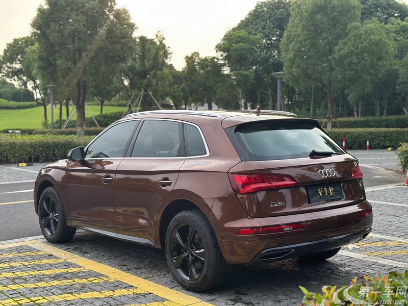 奥迪Q5L 40TFSI 2018款 2.0T 自动 荣享时尚型 (国Ⅴ) 