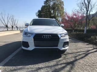 奥迪Q3 35TFSI 2.0T 自动 时尚型 