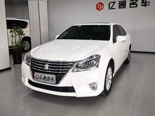 丰田皇冠 2.5L 