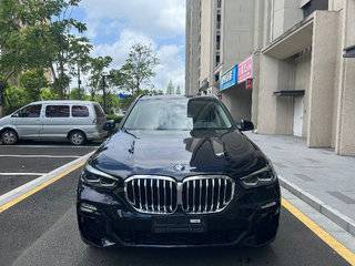 宝马X5 30i 2.0T 自动 M运动套装 