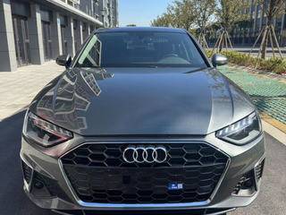 奥迪A4L 40TFSI 2.0T 自动 时尚动感型 