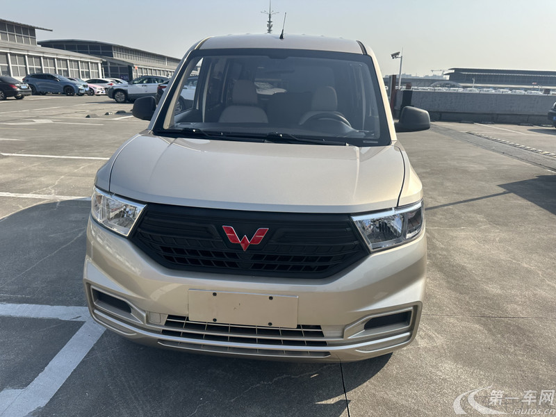 五菱宏光 V 2019款 1.5L 手动 5座 劲取版 