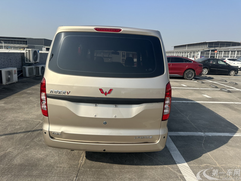 五菱宏光 V 2019款 1.5L 手动 5座 劲取版 