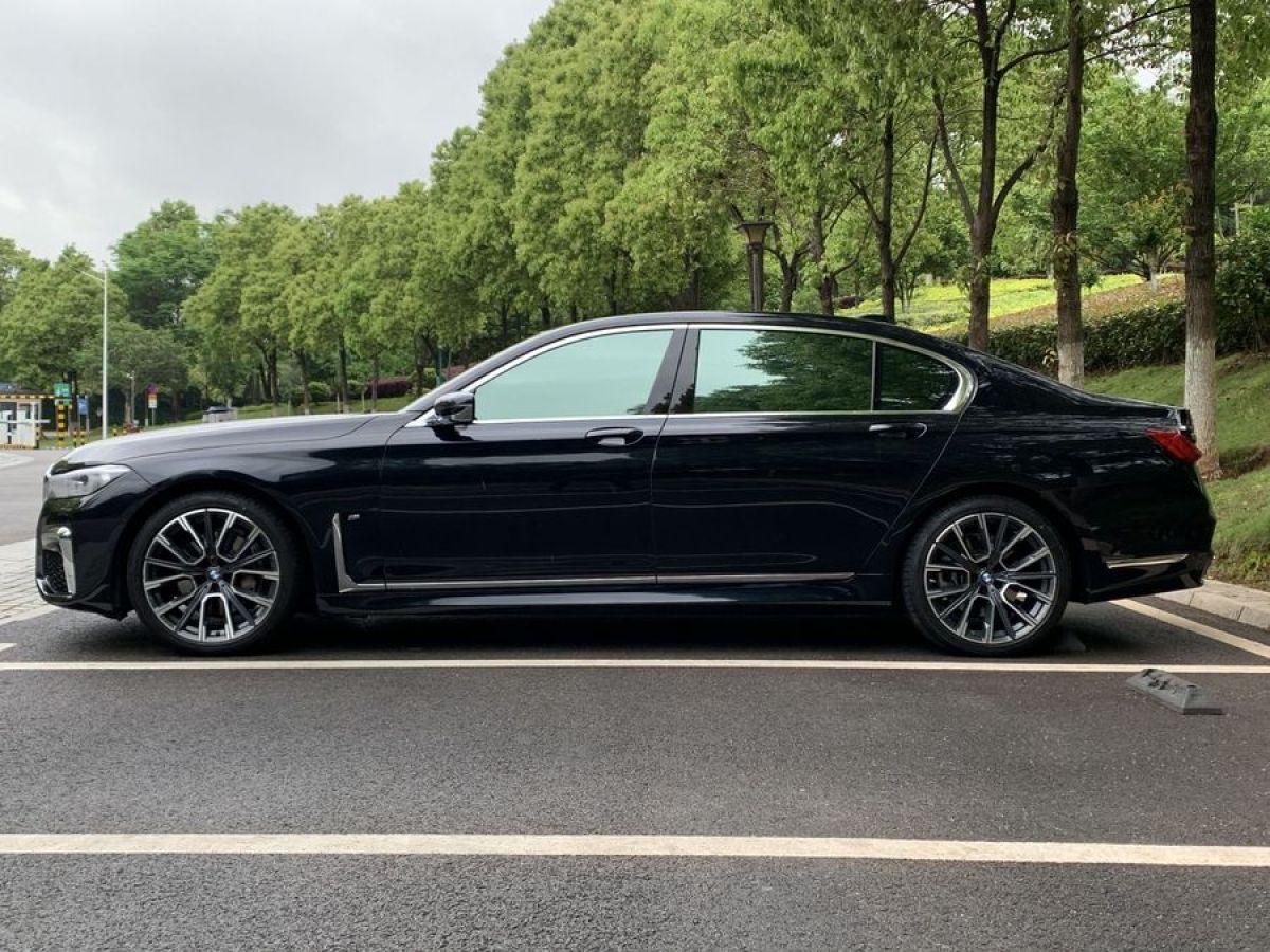 宝马7系 740Li [进口] 2021款 3.0T 自动 汽油 领先型M运动套装价格0万 