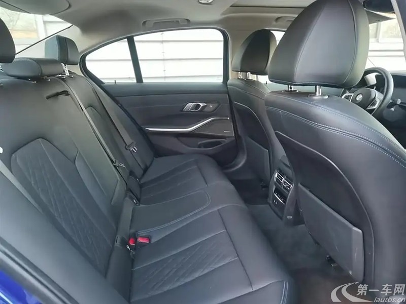 宝马3系 330i 2022款 2.0T 自动 汽油 M运动曜夜套装 (国Ⅵ) 