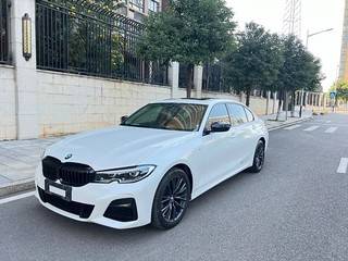 宝马3系 325Li 2.0T 自动 M运动曜夜套装 