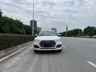 奥迪Q5L 40TFSI 2.0T 自动 荣享时尚型 