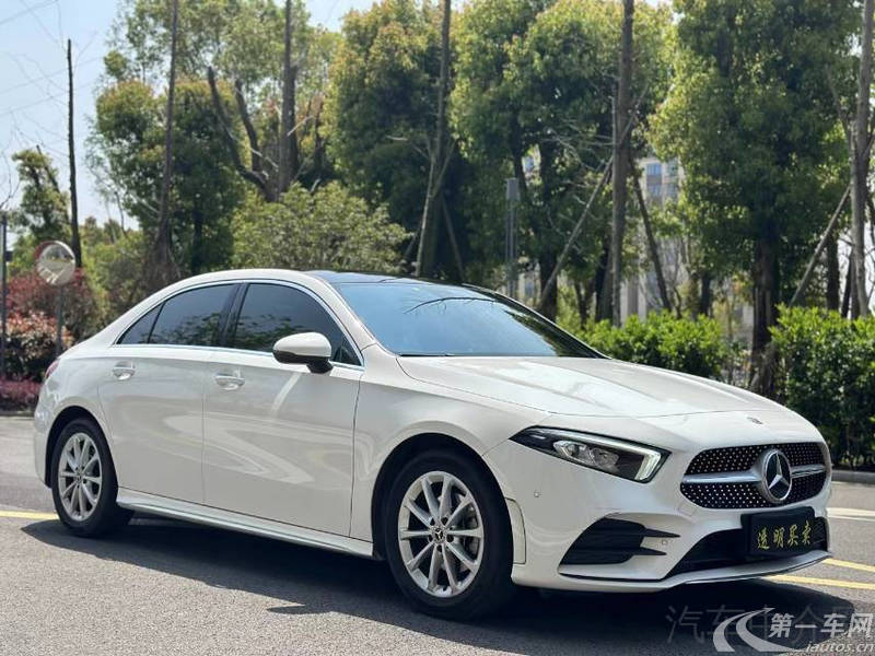 【绍兴二手奔驰A级三厢】奔驰A级 A200L 2022款 1.3T 自动 运动轿车时尚型