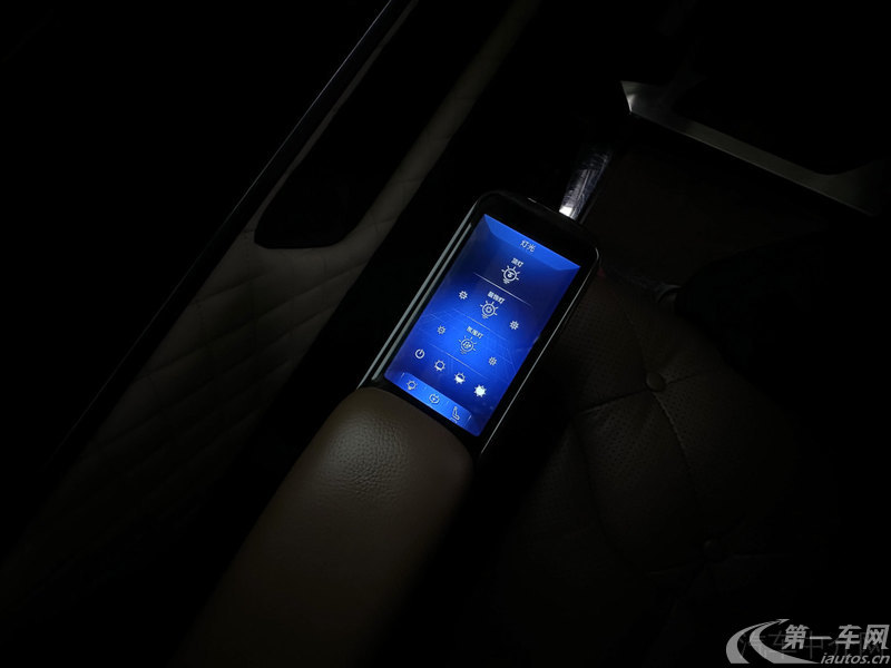 奔驰V级 2021款 2.0T 自动 V260L长轴距豪华版 (国Ⅵ) 