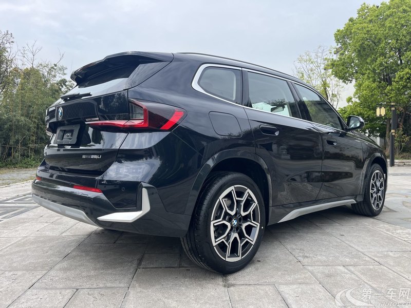 宝马X1 xDrive25Li 2023款 2.0T 自动 四驱 汽油 X设计套装 (国Ⅵ) 