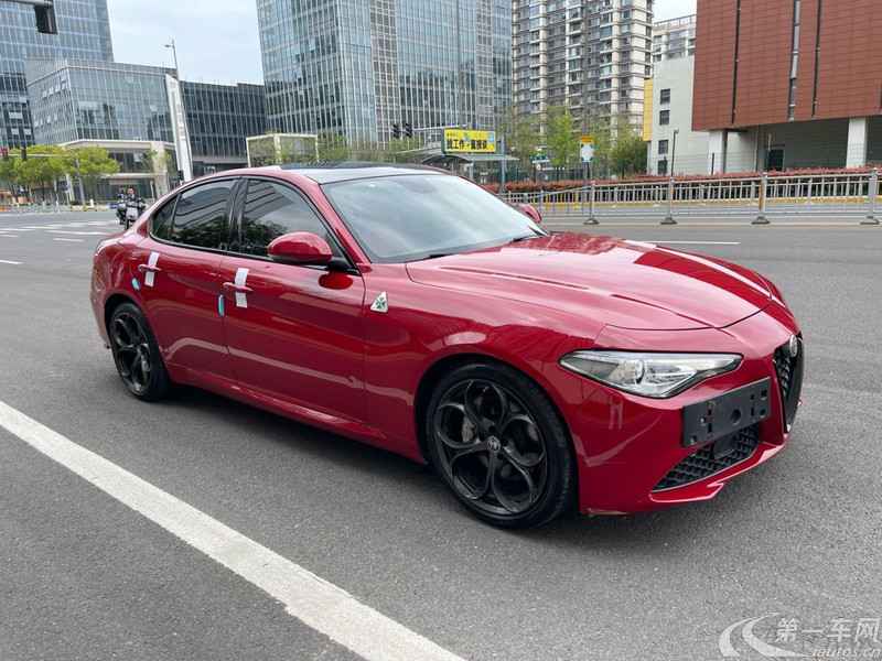 阿尔法罗密欧Giulia [进口] 2019款 2.0T 自动 豪华版 