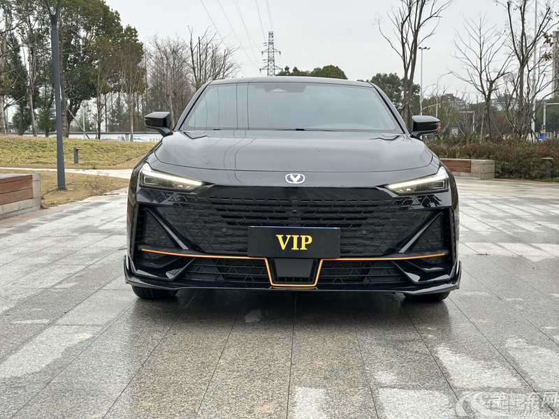 长安UNI-V 2023款 1.5T 自动 运动版 (国Ⅵ) 