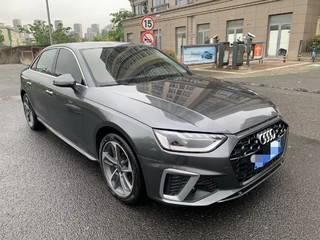 奥迪A4L 40TFSI 2.0T 自动 时尚致雅型 