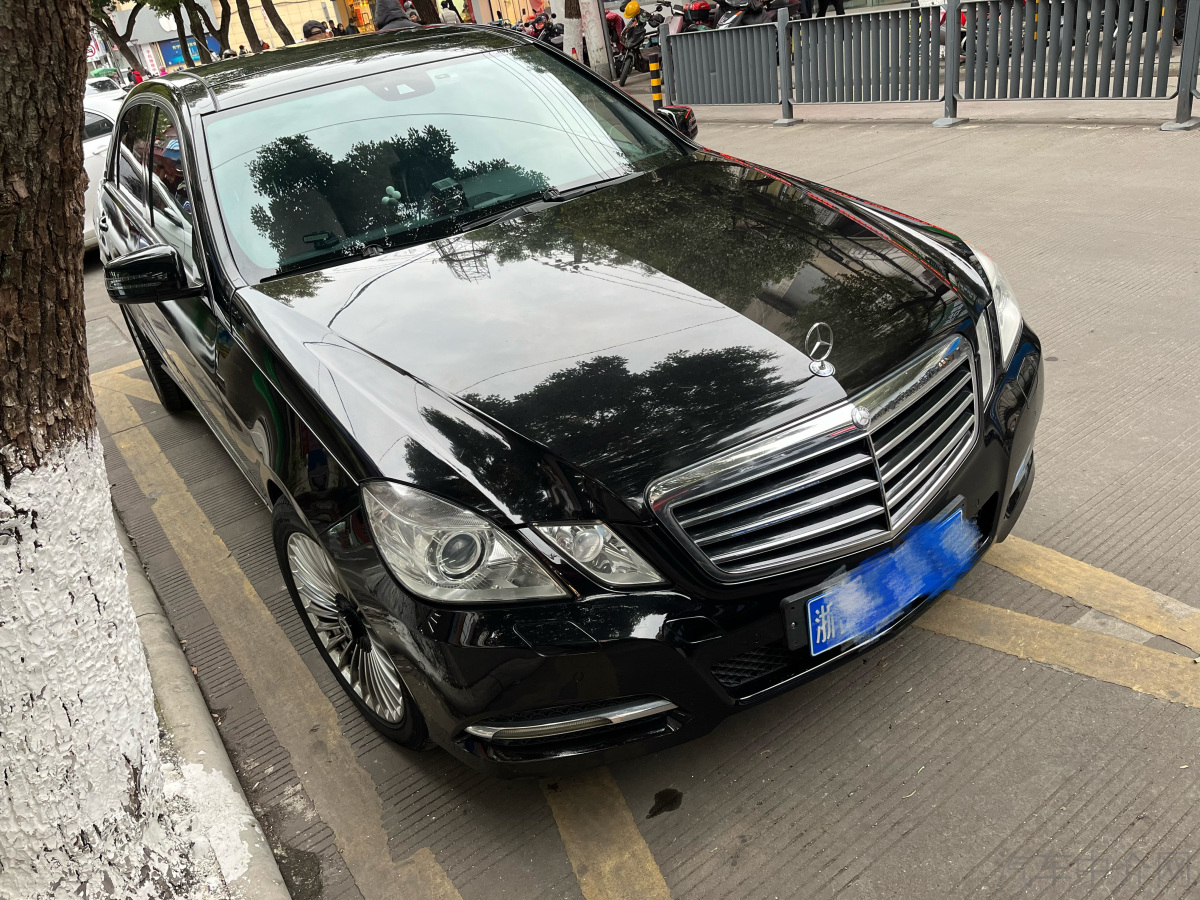 奔驰E级 E300L 2011款 3.0L 自动 汽油 时尚尊贵型 价格0万 