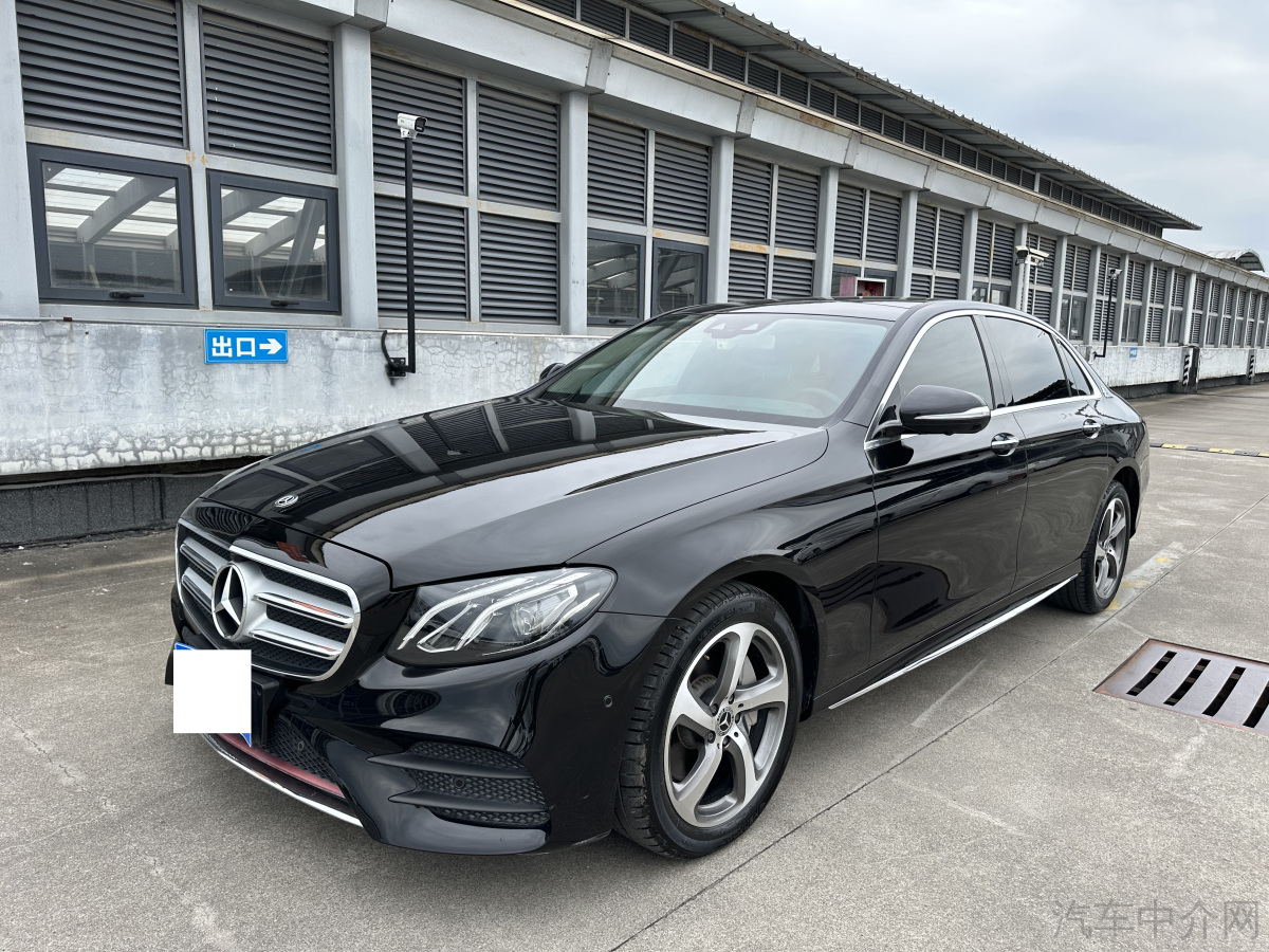 奔驰E级 E300L 2018款 2.0T 自动 汽油 运动豪华型 价格0万 