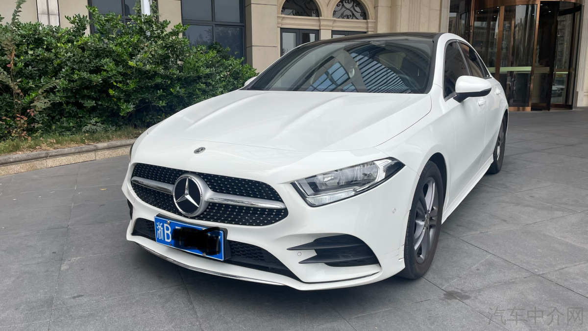 奔驰A级 A180L 2021款 1.3T 自动 价格0万